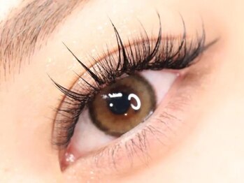 オミサロン(omii salon)の写真/まつ毛に優しい《LEDマツエク》で理想の長さ・太さ・カールが思いのまま♪根本~毛先まで美しい仕上がりに!