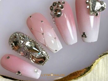 リームサロン 池袋店(LYYM SALON)/キラキラネイルで気分UP!