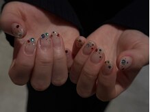 シー(Shhh...)/ニュアンスお花フレンチ