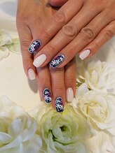 ネイルサロンシャネイル/刺繍ネイル