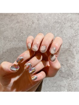 ラズリー(Lazliy)/アシメ秋ネイル