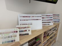 オーリ(Auri)の雰囲気（カラーが豊富なサロン♪ カラー450色・パーツも豊富♪）