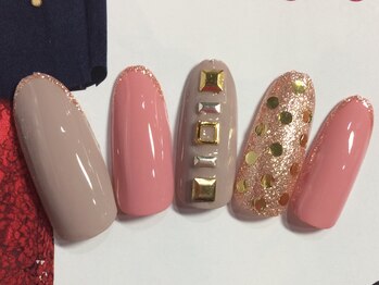 ネイルサロン リリオ(Nail Salon Ririo)/ポップなキラキラネイル