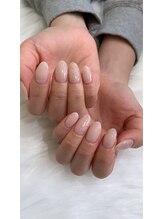 エリエッダ(Eriedda)/オフホワイトネイル×スタッズ