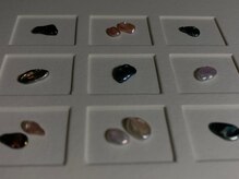 馴染みのいいカラーや透けて感くすみのあるカラーが豊富です◎