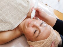 毛穴ケアは当店にお任せください♪デコルテ、首肩までケア◎