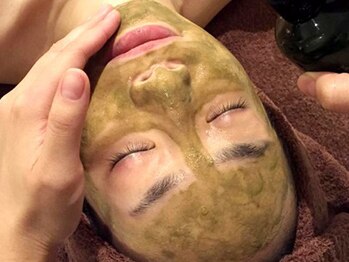 マナマナ(Mana Mana)の写真/当店人気のハーブピーリングで肌本来の美しさを引き出しお顔の印象UP♪あなたに最適な施術をご提案します！