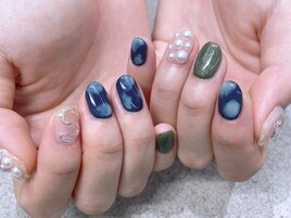 個性的ネイル