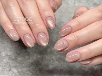 ルトロワ(LETROIS)の写真/ネイルができない方でも、甘皮処理をして長さ・形を整え、隠す手元から魅せる美しい手元へ。