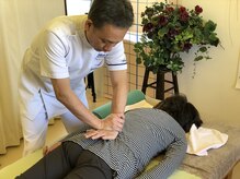 ラクロス(RAKUROSU)/カイロプラクティック施術風景
