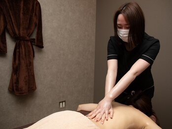 サロンシー(salon C)の写真/【リラックス効果抜群◎】オールハンド施術で心地良いリラックスタイムを♪日頃のお疲れ癒します。