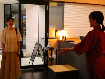 サンリラクゼーション 藤沢店/入店、心をこめてお出迎え。