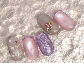 ビューティトリップ(Beauty TRIP)/マグ＆雪の結晶ネイル