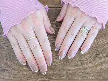 ハウスアンドアイラッシュ ネイル(House&eyelash nail)の写真/【大人の引き算ネイル】ナチュラル派やオシャレ上級者にも人気◎上品×こなれ感のあるシンプルデザイン。