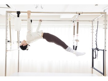 ピラティスイースタジオ(Pilates E-studio)の写真/【美脚・美尻】足のラインが気になる方必見！骨盤から整えるピラティスで、スッと伸びた理想の脚へ☆