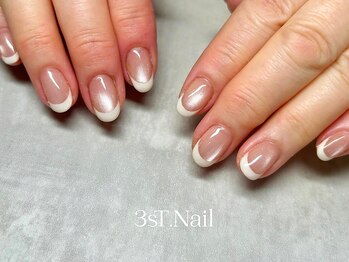 スリーネイル(3sT.Nail)の写真/毎日のオフィスネイルを格上げ！大人女性向けマグネットジェルで上品な指先を演出♪