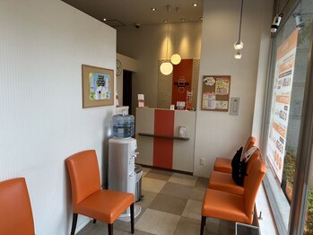 カラダファクトリー 一之江店/一之江店の待合写真です♪