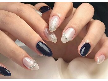 パダアット ヴァラネイル 天神南店(PADA at VALLANAIL)/大人上品/ラメグラ/ネイビー