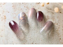 透け感パープルネイル
