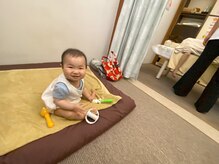 子育てママの整体サロン/施術中のお子様の様子