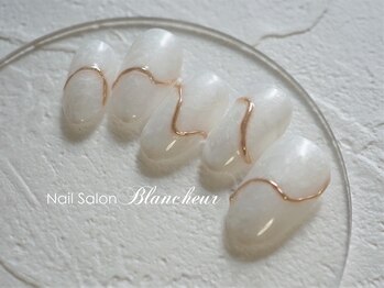 ネイルサロン ブランシュール(Nail Salon Blancheur)/乳白色のニュアンスネイル