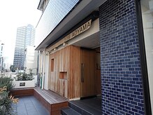 ムーマイニー(m maini)の雰囲気（当ビルになります。2階からエレベーターでお上がりください。）