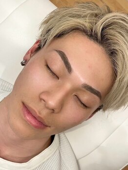 アイズ 姫路店(eye's)の写真/【男性のお客様も大歓迎！】第一印象が決まる眉毛のケアで学校や職場、プライベートでも好印象間違いなし♪