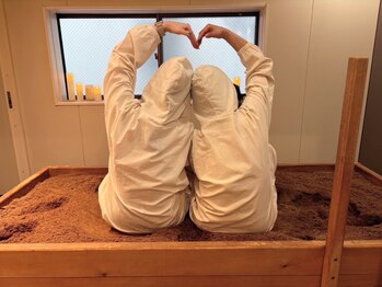 サロンズ ホット スパ ラニ(SALON'S HOT SPA Lani)の写真/【ペアもOK】酵素風呂で身体の内側から温まる♪体内の老廃物の排出を促進◎デトックスハーブティー飲み放題