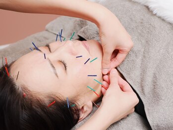 ハリサクの写真/《むくみ、たるみ、乾燥、ニキビ、肌荒れにお悩みの方へ》幅広い悩みを改善し肌本来の美しさを引き出します