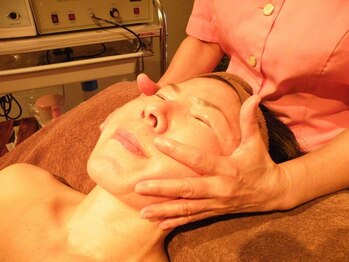 ヘルス＆ビューティークリニック　住美香（すみか）/フェイスラインUPの小顔美人に♪