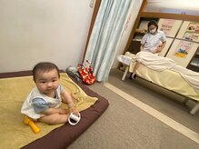 子育てママの整体サロン/施術中のお子様の様子