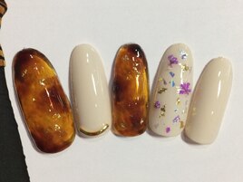 小花×べっ甲ネイル