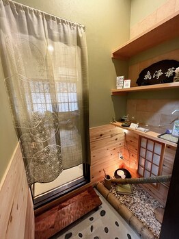 キヨラカ(氣浄華 kiyoraka)/坪庭風玄関　夏仕様