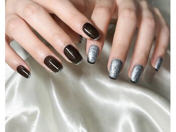 エクラ(eclat)/ダークカラーでシンプルに