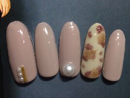 ヒョウ柄ネイル