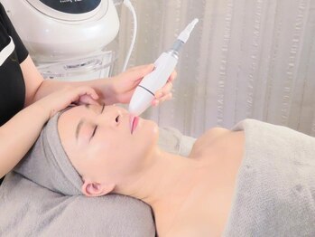 ドクタースタイル(Dr.style)の写真/ほうれい線・たるみ改善◎【ラフォス&ハイパー＋小顔リンパ＋高保湿パック70分¥7800】デコルテ付☆小顔美人