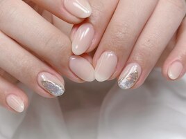 キラキラビジューネイル