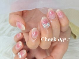 ラメ入りチークネイル