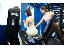 ヒップアップ、美脚に特化した女性トレーナー在籍！
