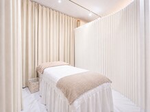 Lana.【毛穴/シミ/たるみ/肌質改善】の雰囲気(カーテンで仕切られた空間で、周りを気にせずゆったり過ごせます)