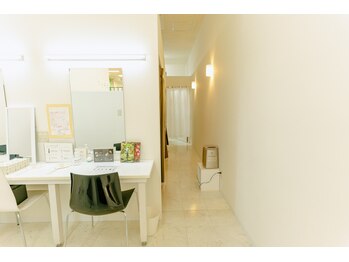 ポーラ アピタ新潟西店(POLA)/エステルーム入り口