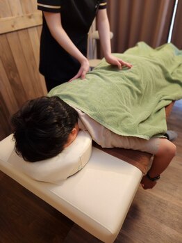 クマの冬眠 南川添店/施術風景