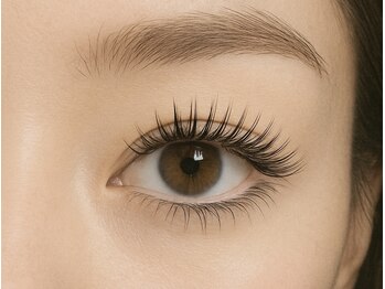 サロンドシャルム(Salon de charme)の写真/特許技術perfect lush導入店☆軽量、よれにくい、ボリューム調整、モチの良さ◎施術後の美しさをキープ☆