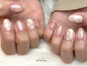 リッシュ ドゥ(RICHE deux)/フラワーネイル