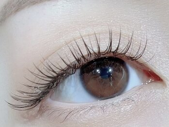 ブリエルアイラッシュ(BRILLER EYELASH)の写真/【薬院駅近】大人気フラットラッシュ♪カラーエクステも豊富に取り扱いあり◎初めての方にもおススメ◎