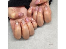 シルニー リム(Silny rim)/アシンメトリーニュアンスネイル