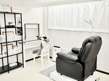 ジェントブロウ 堺筋本町店(GENTBROW)の雰囲気（快適リクライニングで施術を受けていただけます♪）