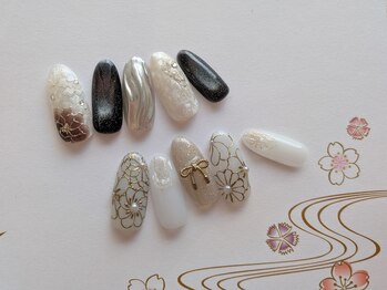 ネイルアンドアイラッシュスタジオ シュシュ(chouchou)/２０２６年成人式・手書き花柄