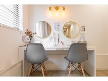 ルピナス(Lupinus)/メイクブース