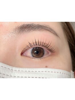 ナチュラル上品な目元にしたい